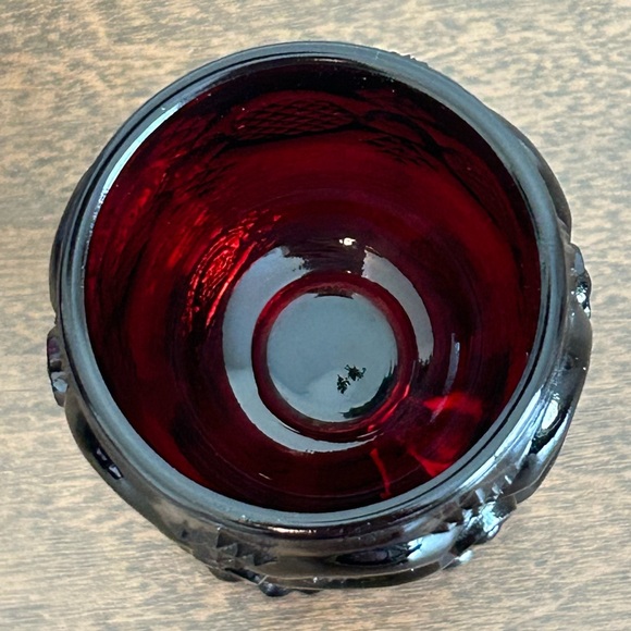 AVON 1876 CAPE COD COLLECTION RUBY RED GLASS STEMMED WINE GOBLET - Picture 3 of 4